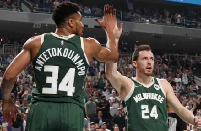 B体育下载-雄鹿今夏不会续约米德尔顿 下季表现决定球队未来