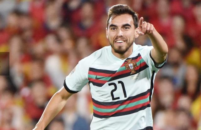 B体育APP-C罗5年首坐替补席 顶替他的意甲先生莱昂找不着北